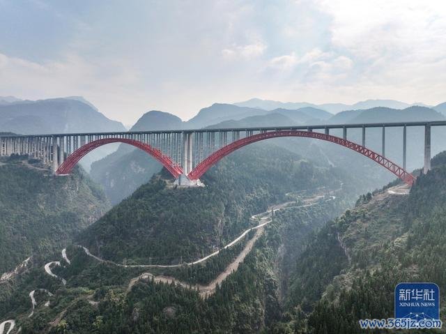 武陵山区又添一条高速公路 渝湘复线高速部分路段通车